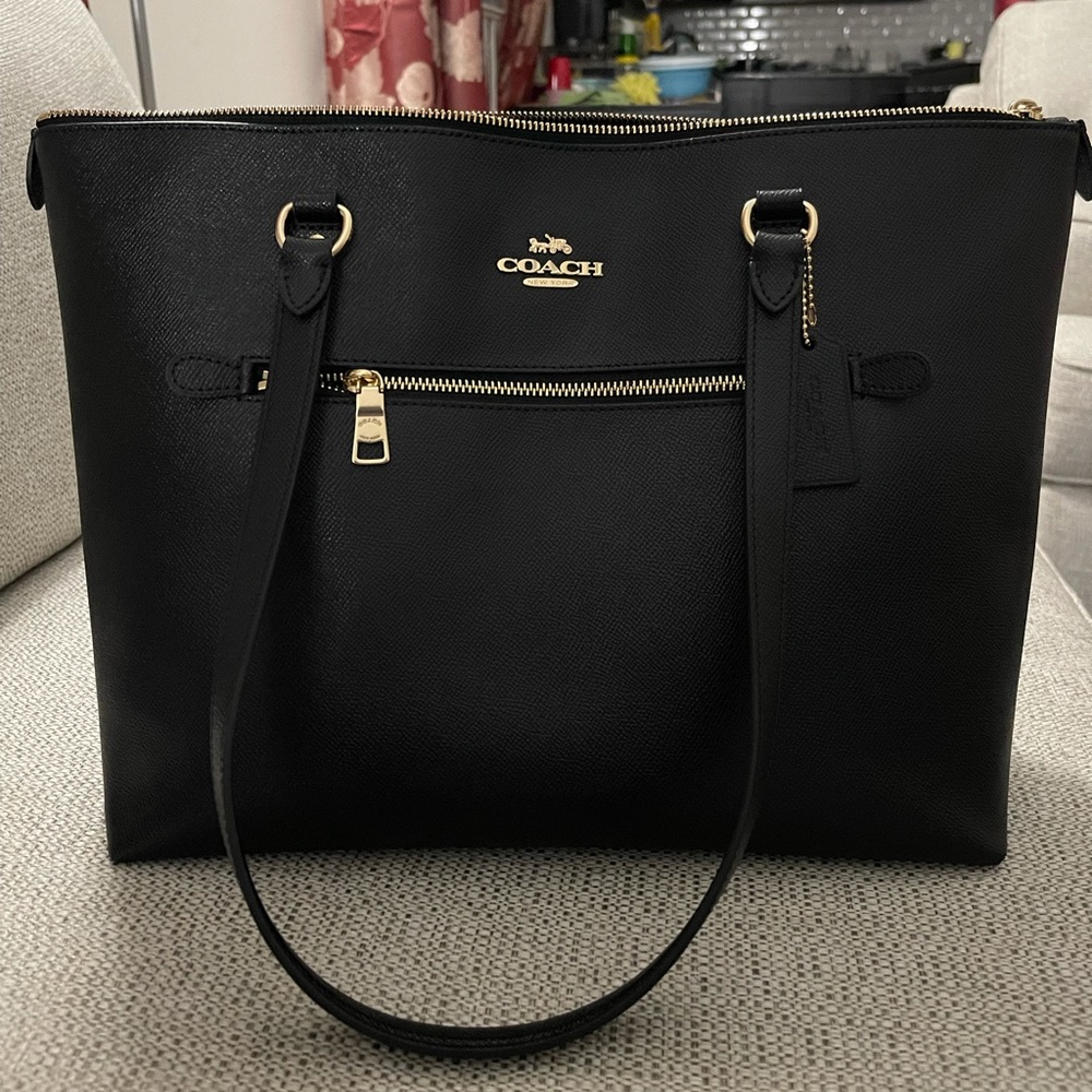 Coach Gallery Tote in Gold hardware